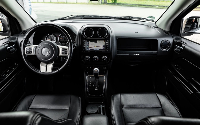 Jeep Compass cena 38900 przebieg: 169000, rok produkcji 2011 z Radom małe 631